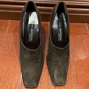 Vintage Via Spiga Suede Pumps